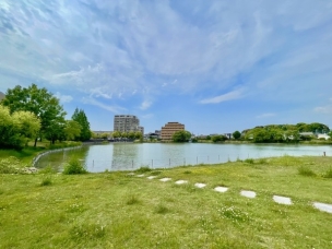 【公園】親水溜池(諸岡池) 1625m 周辺環境