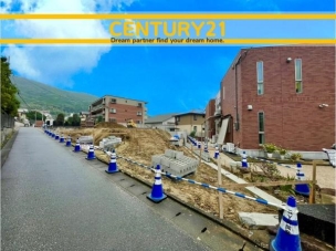■現地写真■
閑静な住宅街!
落ち着いた住環境で、子育て世帯にも安心。静かで長く安心して暮らしやすい住環境です。 大野城市乙金2丁目3期 3号棟 全3棟 外観