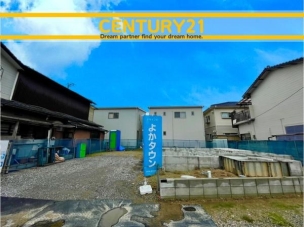 ■現地写真■
閑静な住宅街!
落ち着いた住環境で、子育て世帯にも安心。静かで長く安心して暮らしやすい住環境です。 春日市須玖南1丁目1期 全1棟 外観