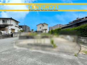 ■■駐車場■■
ファミリーカーの需要が多い中、駐車場も確保いたしました。マンションとは違う敷地内駐車。ご主人様のお車のお手入れにも気合が入りますね。 駐車場