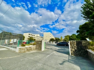【中学校】福岡市立三宅中学校 1345m 周辺環境