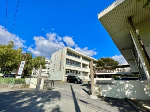 【中学校】太宰府市立学業院中学校 1666m 周辺環境