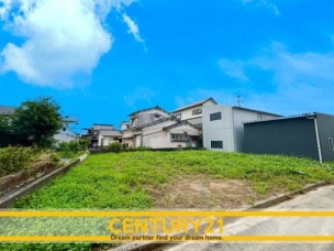 ■現地写真■建築条件なし~お好きなハウスメーカー・工務店で建築可能~
閑静な住宅街!
落ち着いた住環境で、子育て世帯にも安心。静かで長く安心して暮らしやすい住環境です。 久留米市大善寺町藤吉1期 全1区画 外観