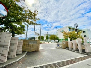 【中学校】春日市立春日西中学校 1584m 周辺環境