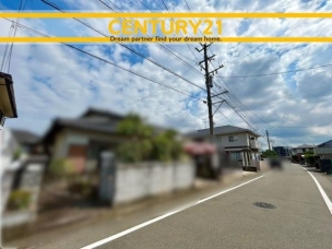 ■現地写真■建築条件なし~お好きなハウスメーカー・工務店で建築可能~
閑静な住宅街!
落ち着いた住環境で、子育て世帯にも安心。静かで長く安心して暮らしやすい住環境です。 那珂川市片縄5丁目1期 1号地 全2区画 外観