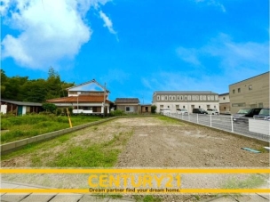 ■現地写真■
閑静な住宅街!
落ち着いた住環境で、子育て世帯にも安心。静かで長く安心して暮らしやすい住環境です。 上峰町坊所14期 全1棟 外観
