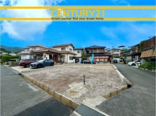 ■現地写真■
閑静な住宅街に誕生した新築戸建て!
落ち着いた住環境で、子育て世帯にも安心。静かで長く安心して暮らしやすい住環境です。 北九州市小倉南区中吉田1丁目1期 全1棟 外観