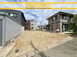 ■■駐車場■■
ファミリーカーの需要が多い中、駐車場も確保いたしました。マンションとは違う敷地内駐車。ご主人様のお車のお手入れにも気合が入りますね。 駐車場