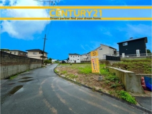 ■■駐車場■■
ファミリーカーの需要が多い中、駐車場も確保いたしました。マンションとは違う敷地内駐車。ご主人様のお車のお手入れにも気合が入りますね。 駐車場