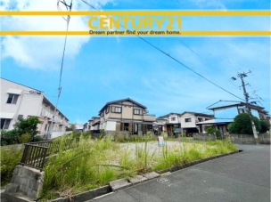 ■■駐車場■■
ファミリーカーの需要が多い中、駐車場も確保いたしました。マンションとは違う敷地内駐車。ご主人様のお車のお手入れにも気合が入りますね。 駐車場