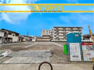 ■現地写真■
閑静な住宅街に誕生した新築戸建て!
落ち着いた住環境で、子育て世帯にも安心。静かで長く安心して暮らしやすい住環境です。 志免町志免4丁目9期 3号棟 全6棟 外観