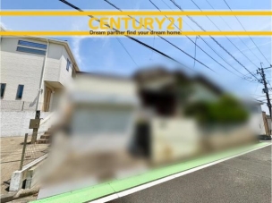 ■現地写真■
閑静な住宅街に誕生した新築戸建て!
落ち着いた住環境で、子育て世帯にも安心。静かで長く安心して暮らしやすい住環境です。 東区美和台3丁目3期 1号棟 全2棟 外観