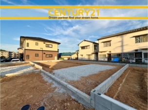 ■現地写真■
落ち着いた住環境で、子育て世帯にも安心。静かで長く安心して暮らしやすい住環境です。 東区若宮4丁目第四 6号棟 全6棟 外観