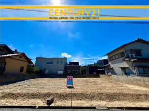 ■■駐車場■■
ファミリーカーの需要が多い中、駐車場も確保いたしました。マンションとは違う敷地内駐車。ご主人様のお車のお手入れにも気合が入りますね。 駐車場