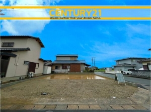 ■現地写真■
閑静な住宅街に誕生した新築戸建て!
落ち着いた住環境で、子育て世帯にも安心。静かで長く安心して暮らしやすい住環境です。 遠賀町島門3期 全1棟 外観