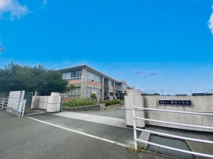 【小学校】飯塚市立椋本小学校 2500m 周辺環境