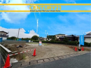 ■■駐車場■■
ファミリーカーの需要が多い中、駐車場も確保いたしました。マンションとは違う敷地内駐車。ご主人様のお車のお手入れにも気合が入りますね。 駐車場