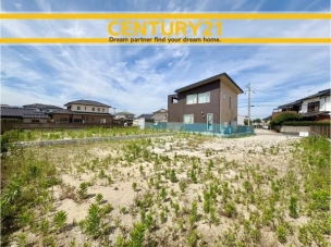 ■現地写真■
閑静な住宅街に誕生した新築戸建て!
落ち着いた住環境で、子育て世帯にも安心。静かで長く安心して暮らしやすい住環境です。 西区田尻3丁目 2号棟 全2棟 外観
