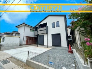 ■■駐車場■■
ファミリーカーの需要が多い中、駐車場も確保いたしました。マンションとは違う敷地内駐車。ご主人様のお車のお手入れにも気合が入りますね。 駐車場